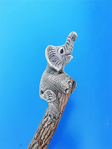 un crayon éléphant de profil